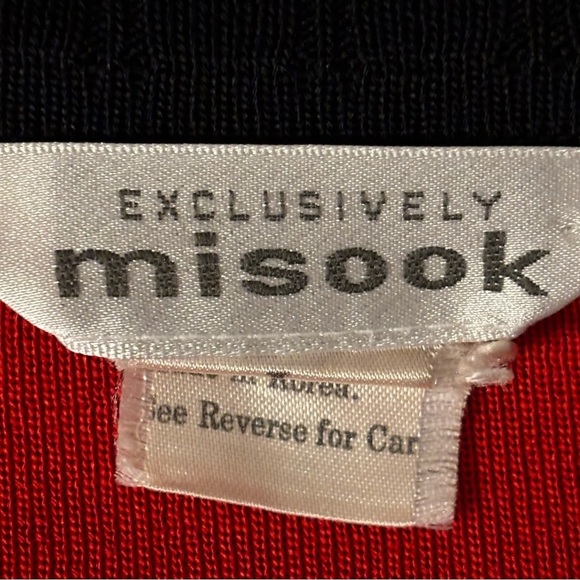 EXCLUSIVELY MISOOK BEAUTIFUL BLAZER IN A GORGEOUS RED WITH BLACK SIZE LARGE - Picture 2 of 5